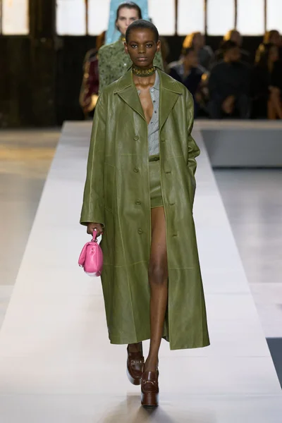 Look 35